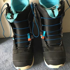 Burton women's snowboard boots (mint)
