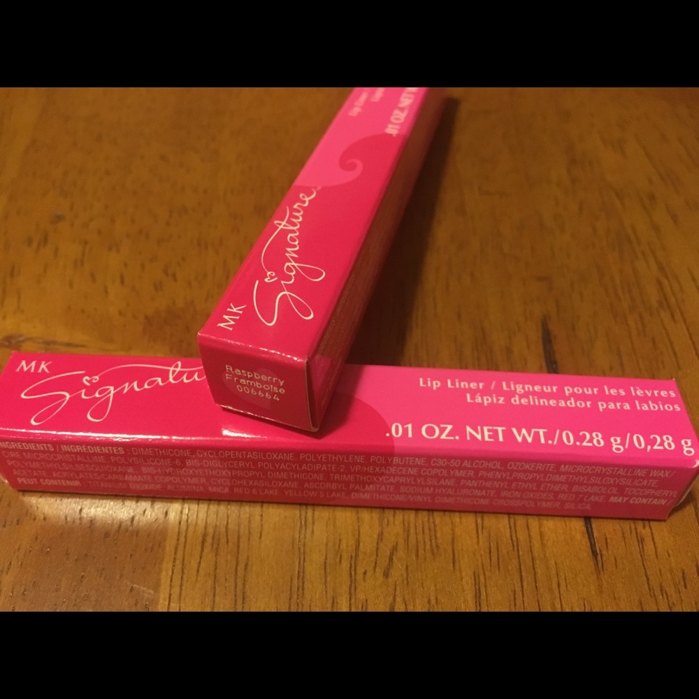 NIB Mary Kay Raspberry Mechanical Lip Liner