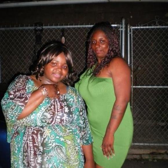 Meet your Posher, Dominique - Picture 2 of 2