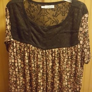 Floral lace back shirt Floral lace back shirt