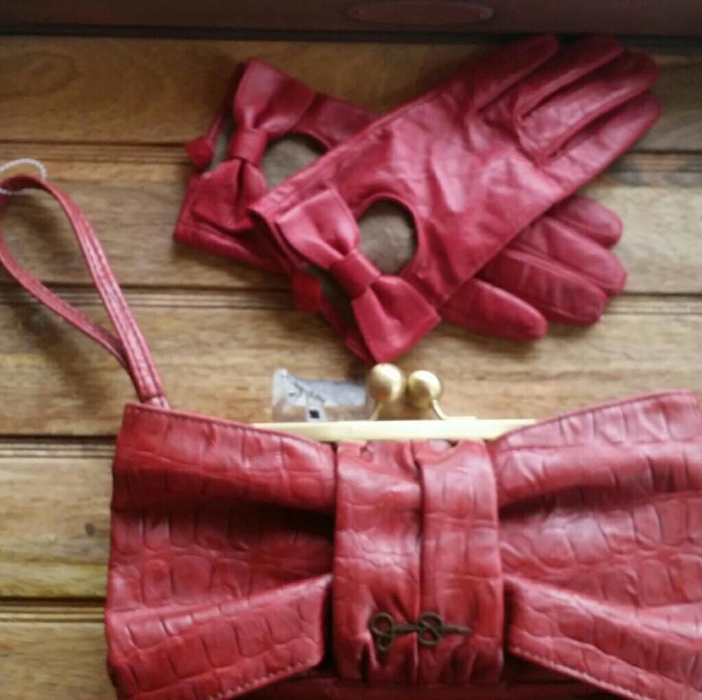 Jessica Simpson clutch/wristlet