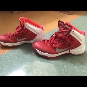 Women's size 9 Nike Hyperquikness basketball shoes