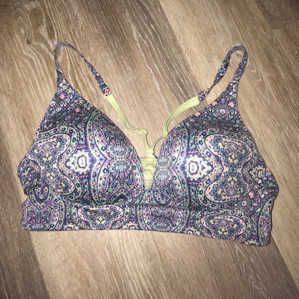 Vs lightly lined plunge bralette/bra!