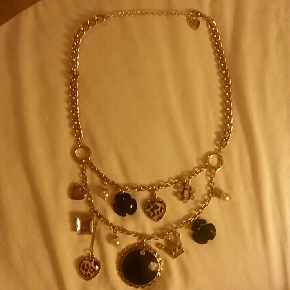 ☆SALE☆ Authentic Betsey Johnson Necklace
