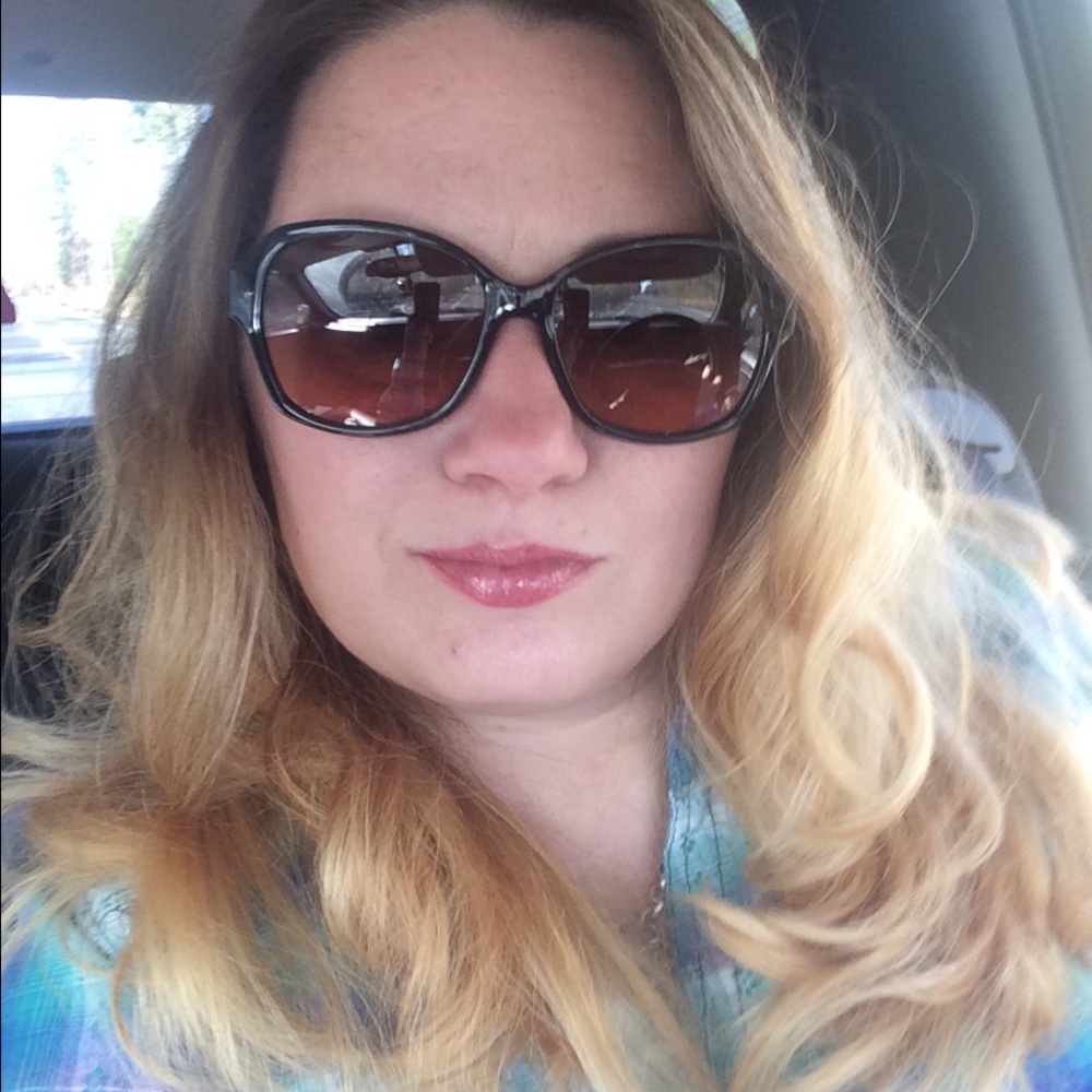 Meet your Posher, Christy