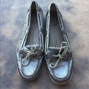 Sperry topsiders
