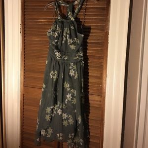 Vince camuto size 8 gray floral halter dress