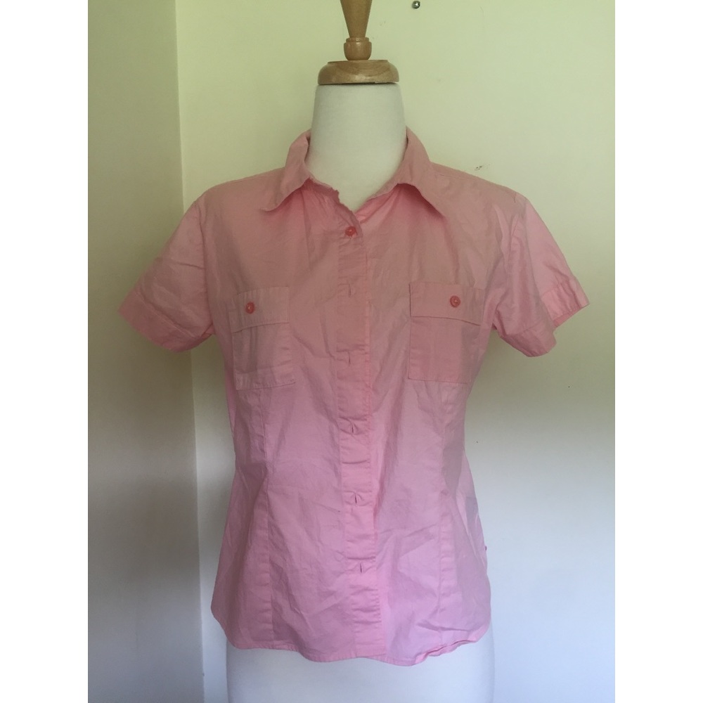 Short sleeved blouse. Cotton spandex blend.