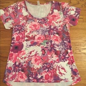 LuLaRoe Pink Floral Classic T Small