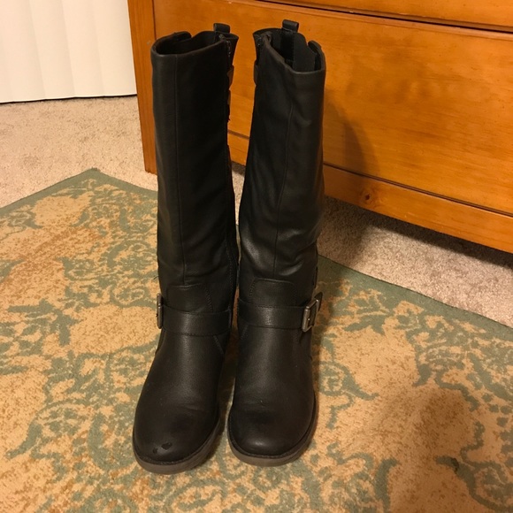 Boots - Picture 2 of 6