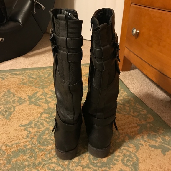 Boots - Picture 4 of 6