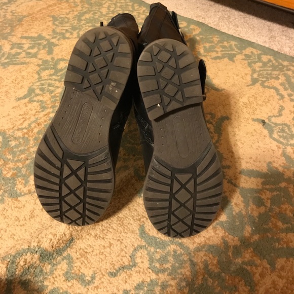 Boots - Picture 5 of 6