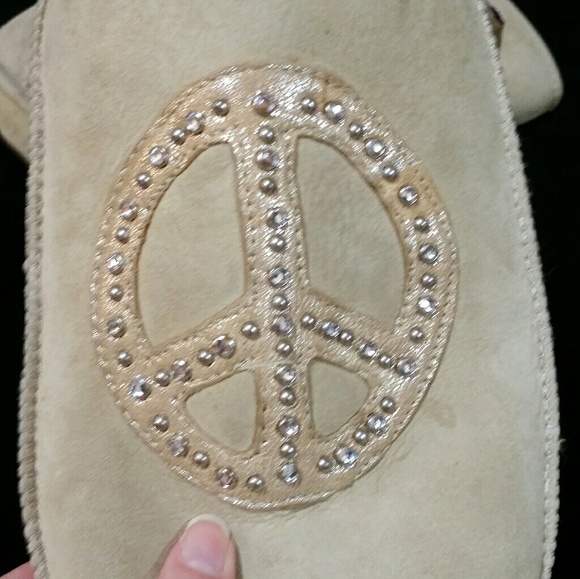 Penelope Wildberry Tan Sheepskin Peace Boots - Picture 3 of 8