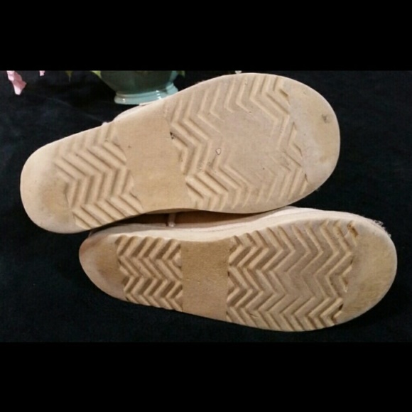 Penelope Wildberry Tan Sheepskin Peace Boots - Picture 5 of 8