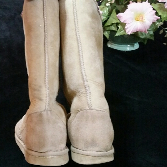 Penelope Wildberry Tan Sheepskin Peace Boots - Picture 6 of 8