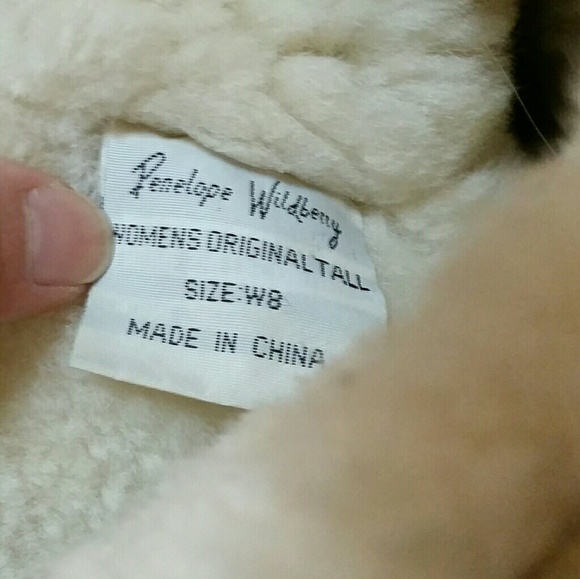 Penelope Wildberry Tan Sheepskin Peace Boots - Picture 7 of 8