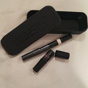 Nudestix Concealer Pencil, sharperner, mirror case