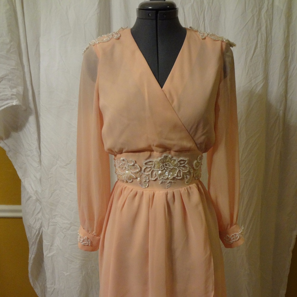 Peach/light pink vintage dress (READ DESCRIPTION)