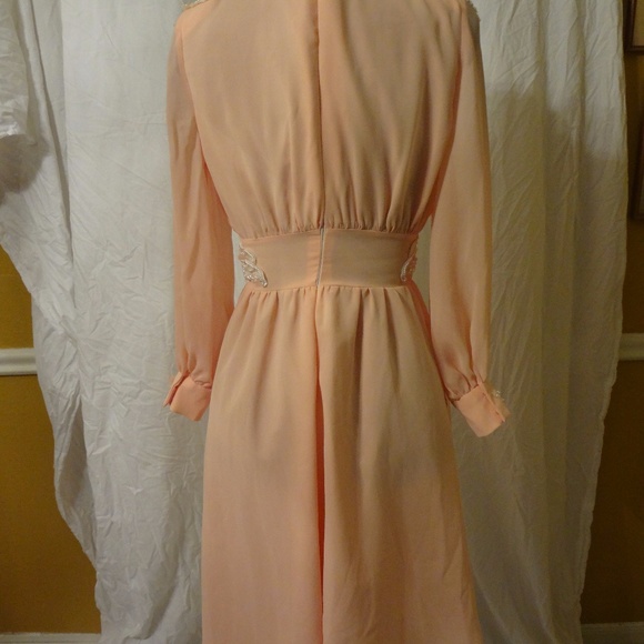 Peach/light pink vintage dress (READ DESCRIPTION) - Picture 2 of 6