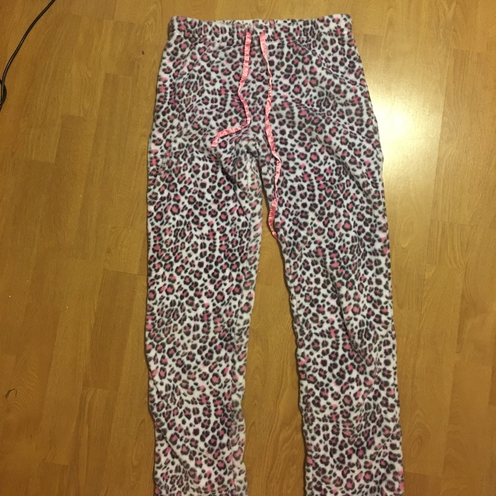 COMFY Pink white and black leopard print