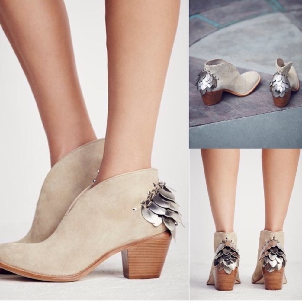 Chrome Western Ankle Boots - Picture 5 of 7