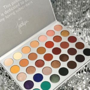 Jaclyn Hill Palette