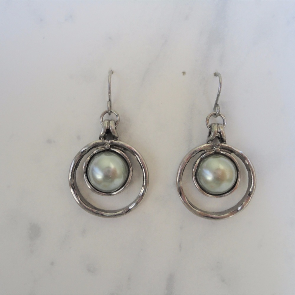✨Sterling Silver with Grey Pearl Earring✨