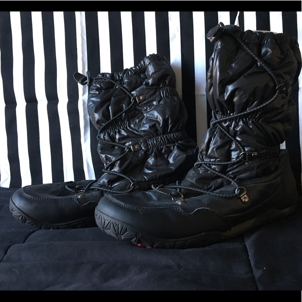 Snow boots