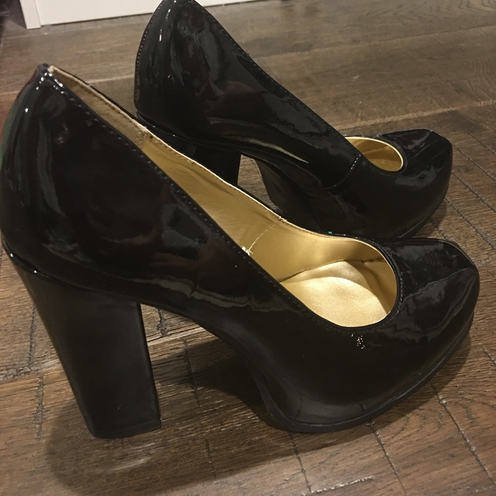 Dressy shoes