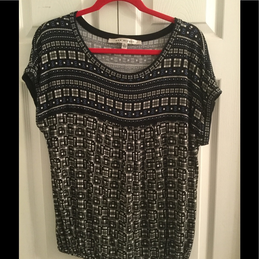 Scoop neck top