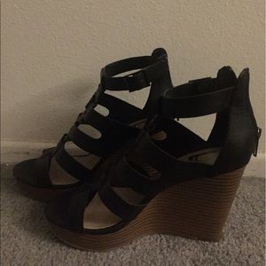 DV black strappy wedges