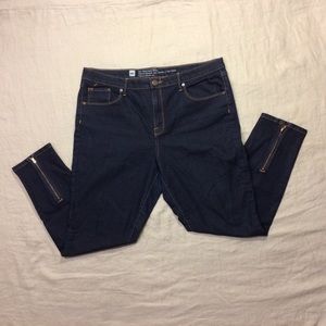 High Waist Skinny Jeans w/ Ankle Zipper