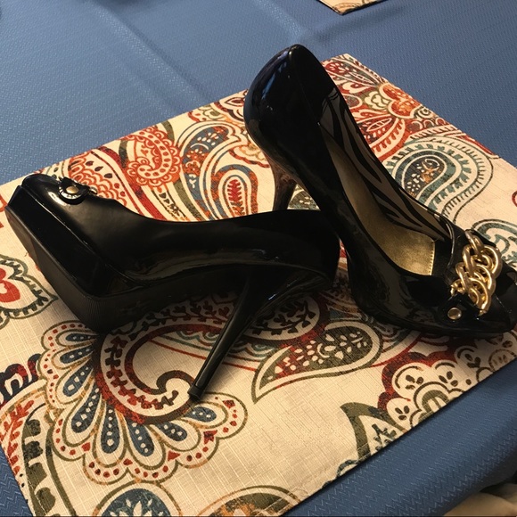 Black Patent HEELS - Picture 2 of 3