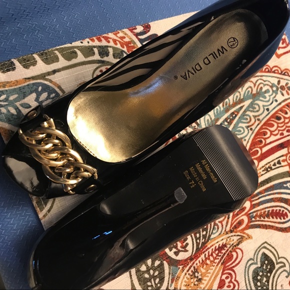 Black Patent HEELS - Picture 3 of 3