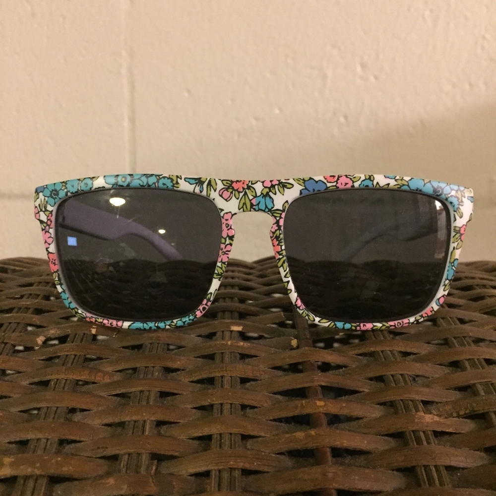 Quiksilver Sunglasses (NWOT)