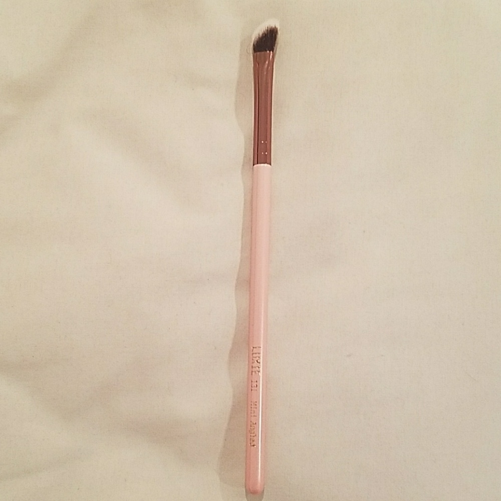 NWOT Luxie Brush 131 Mini Angled