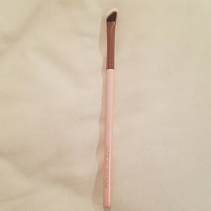 NWOT Luxie Brush 131 Mini Angled