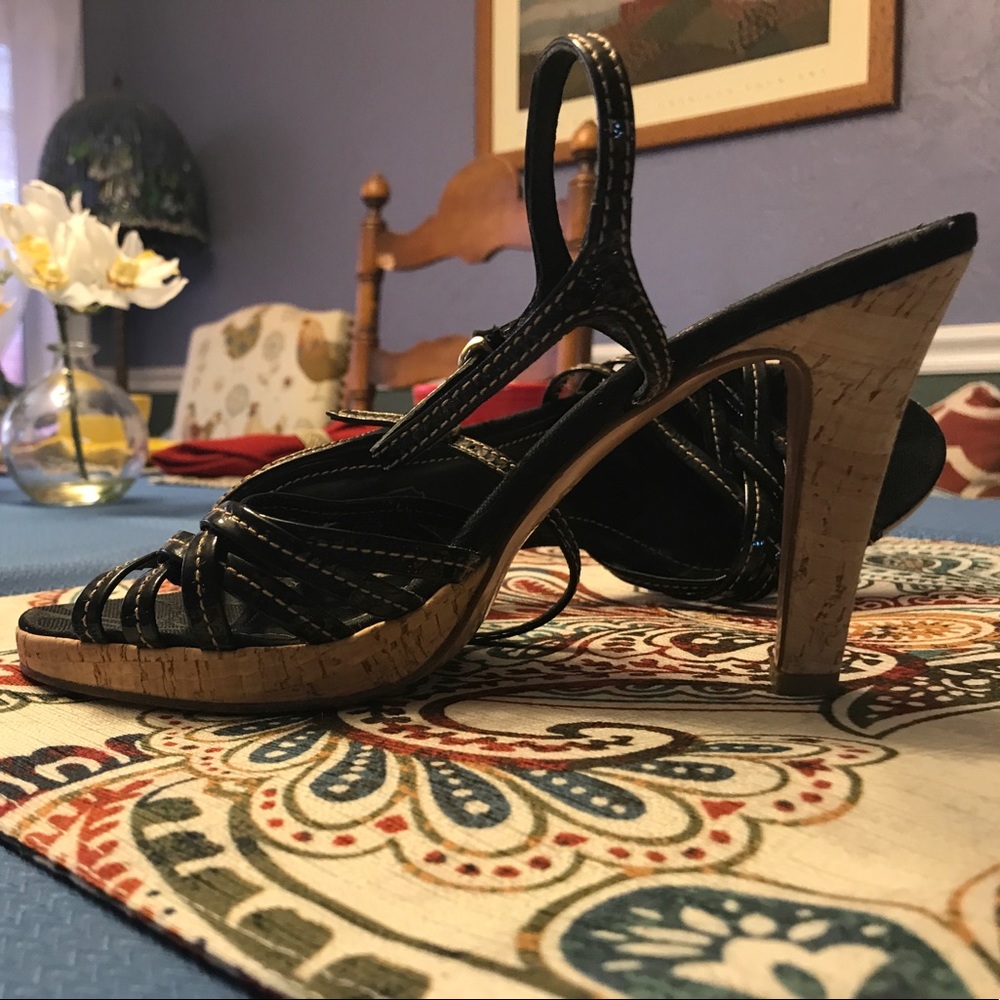 Ladies Coach Heels - Picture 3 of 6