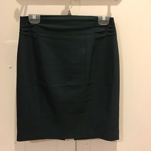 Express emerald green pencil skirt size 6 Express emerald green pencil skirt size 6