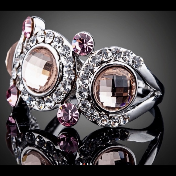 White Gold Blush Austrian Crystal 3 Eyes Ring - Picture 2 of 4
