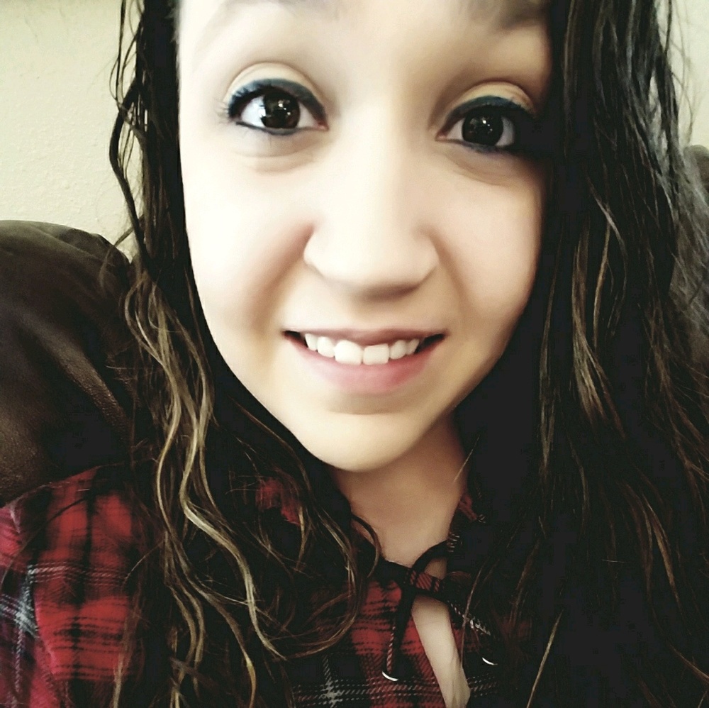 Meet your Posher, Alicia