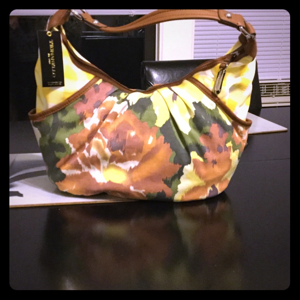 NEVER USED canvas shoulder bag