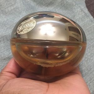 DKNY Golden Delicious