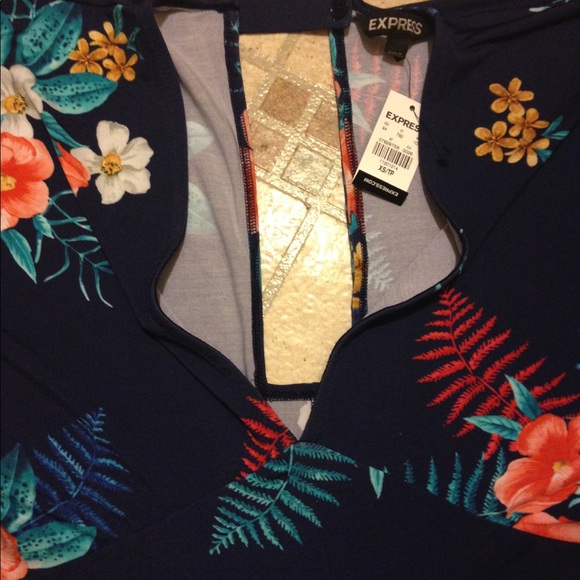 Brand new deep V neck romper - Picture 2 of 4