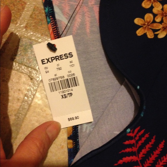 Brand new deep V neck romper - Picture 3 of 4