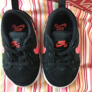 Nikes size 4c