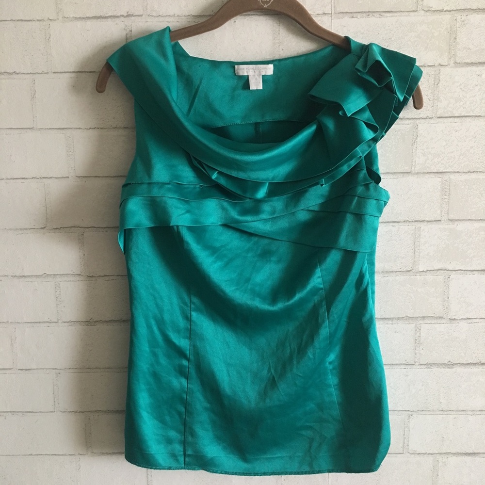 🍃Beautiful New York & Company Blouse🌸💕🍃 - Picture 2 of 4