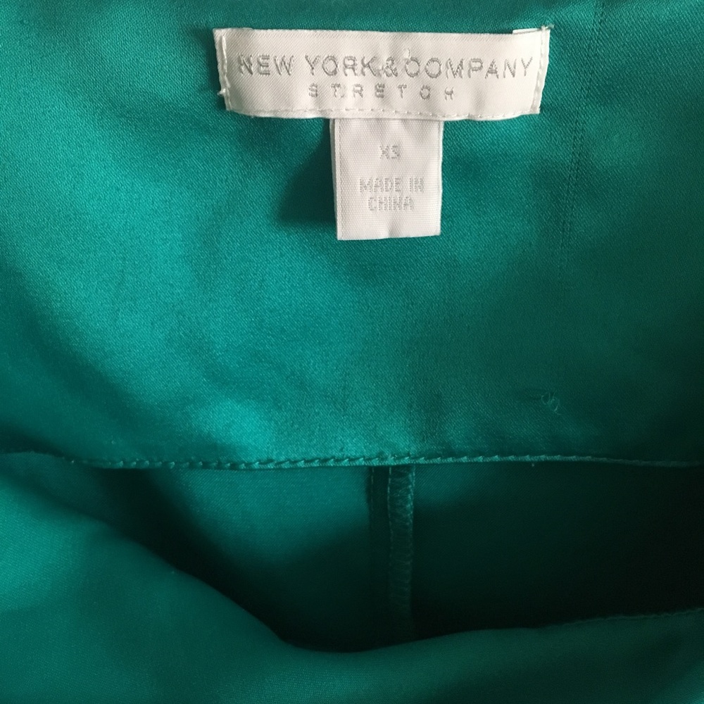 🍃Beautiful New York & Company Blouse🌸💕🍃 - Picture 3 of 4