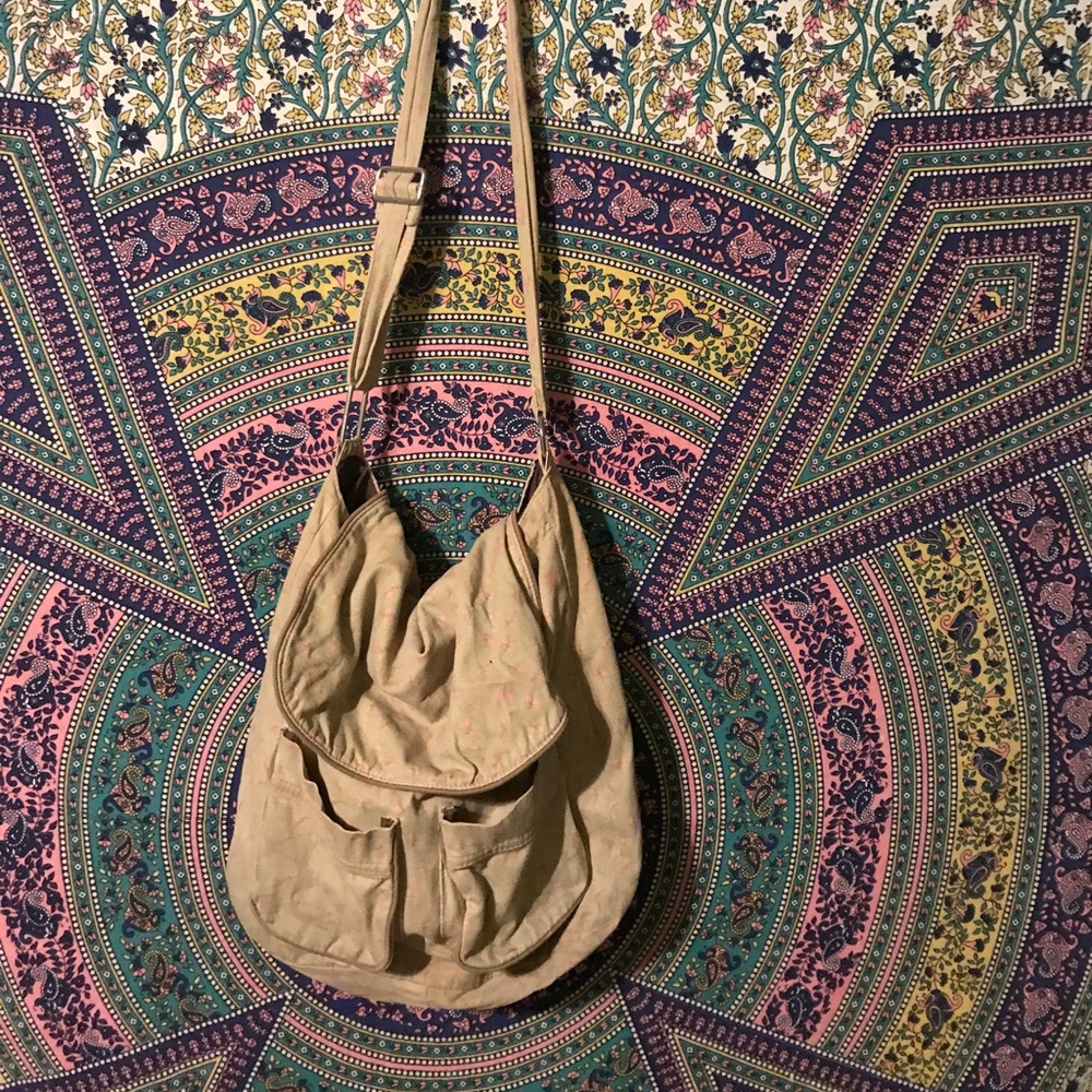 Cute hippie Tan floral multipocket satchel🌷💐