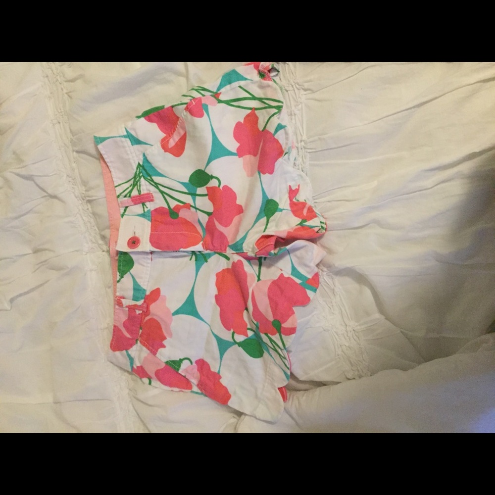 Lilly Buttercup shorts, size 0